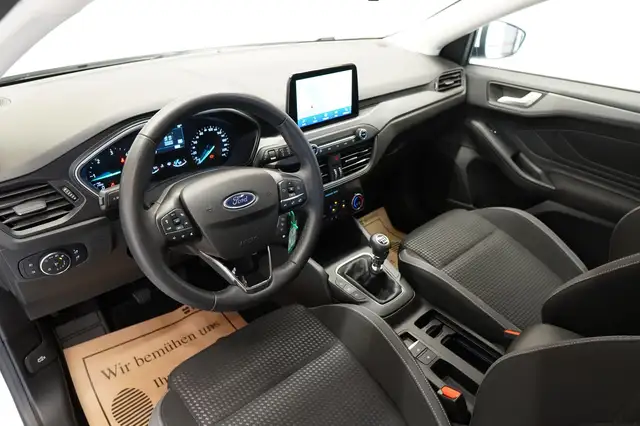 Ford Focus view 13