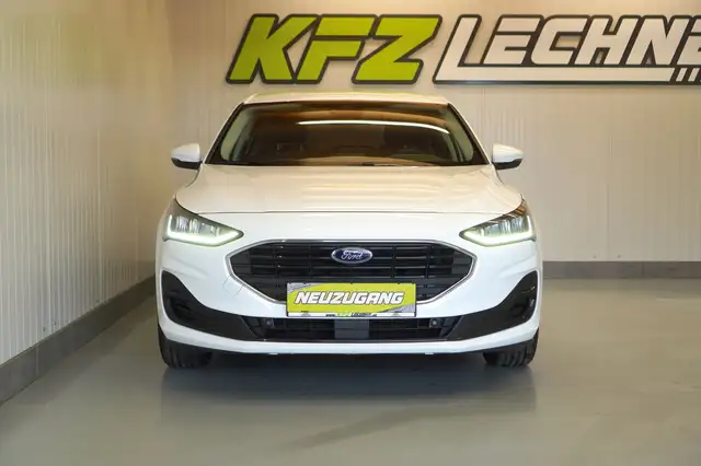 Ford Focus view 9