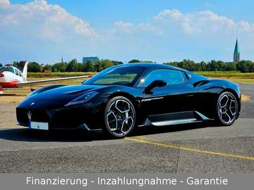 3.0 V6 DCT Carbon LIFT 1. Hand & wenig Km!
