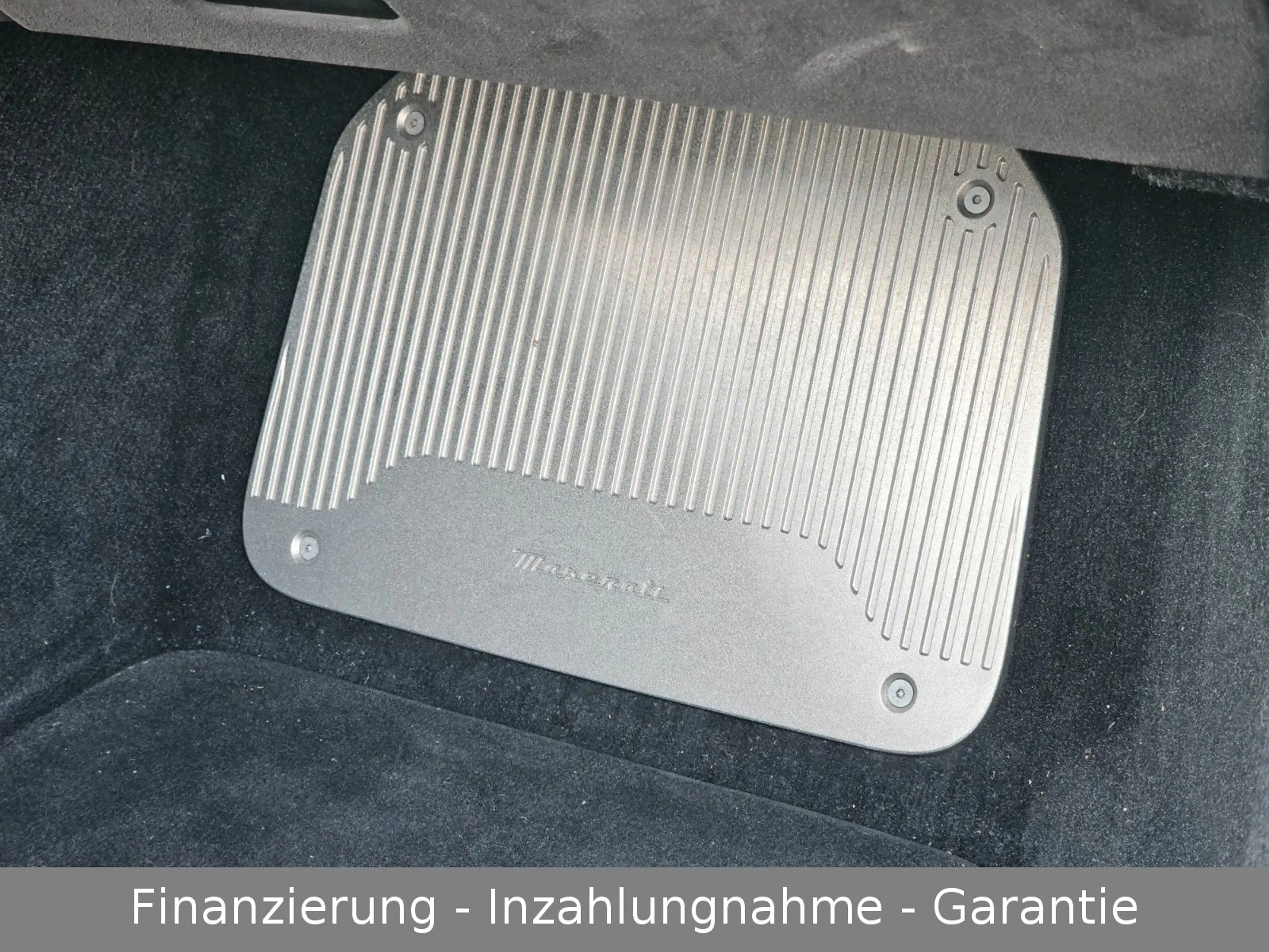 Maserati MC20 3.0 V6 DCT Carbon LIFT 1. Hand & wenig Km! — photo 15