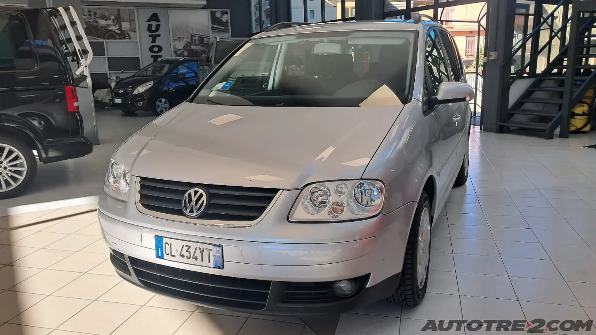 Volkswagen Touran 1.9 TDI 101CV Trendline Argento - 1