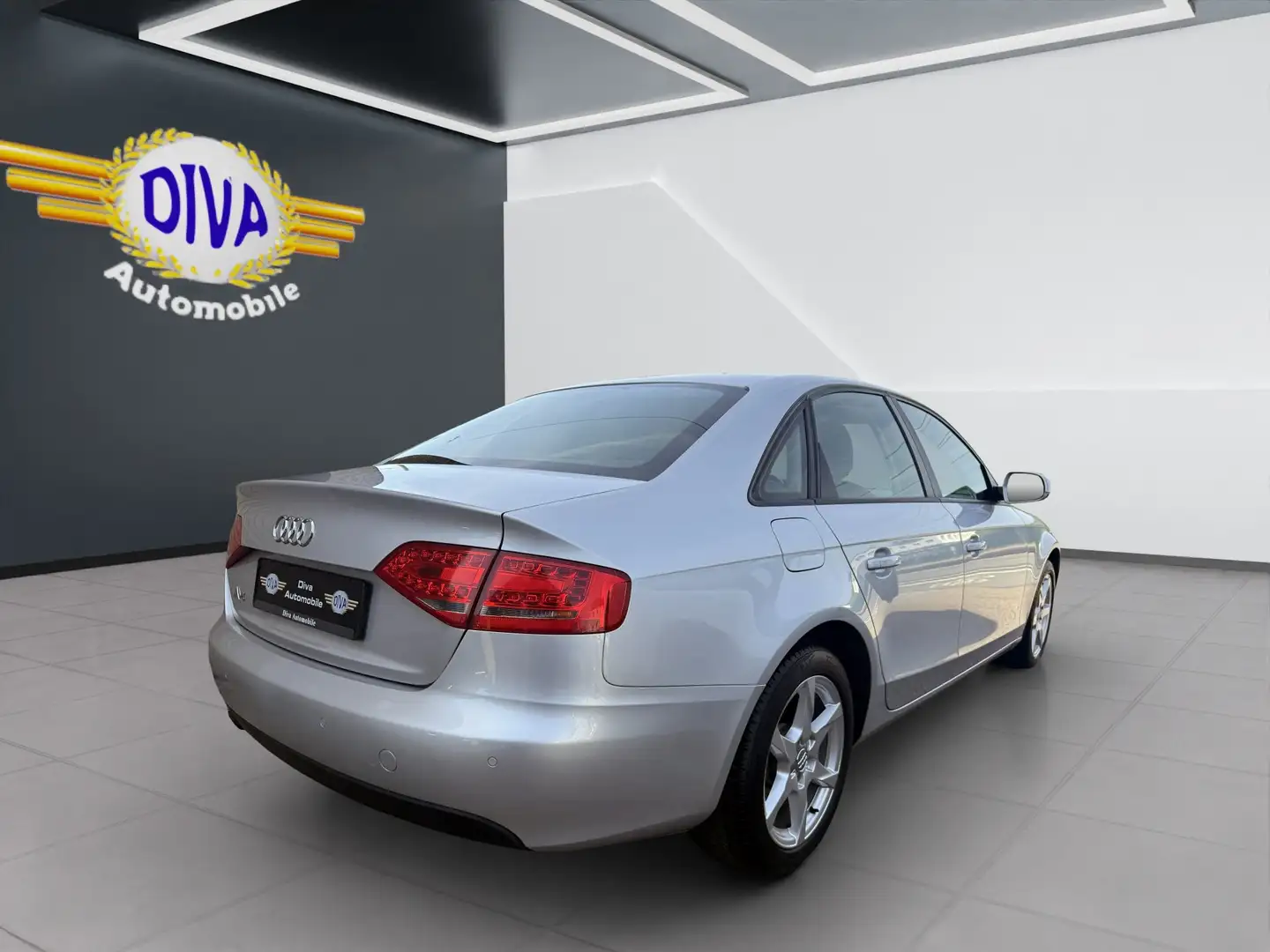 Audi A4 2.0 TFSI Ambition Automatik Grau - 2