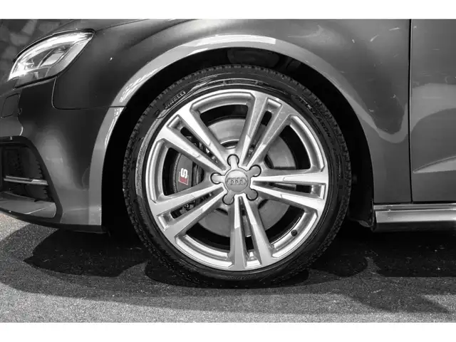 Audi S3 view 8