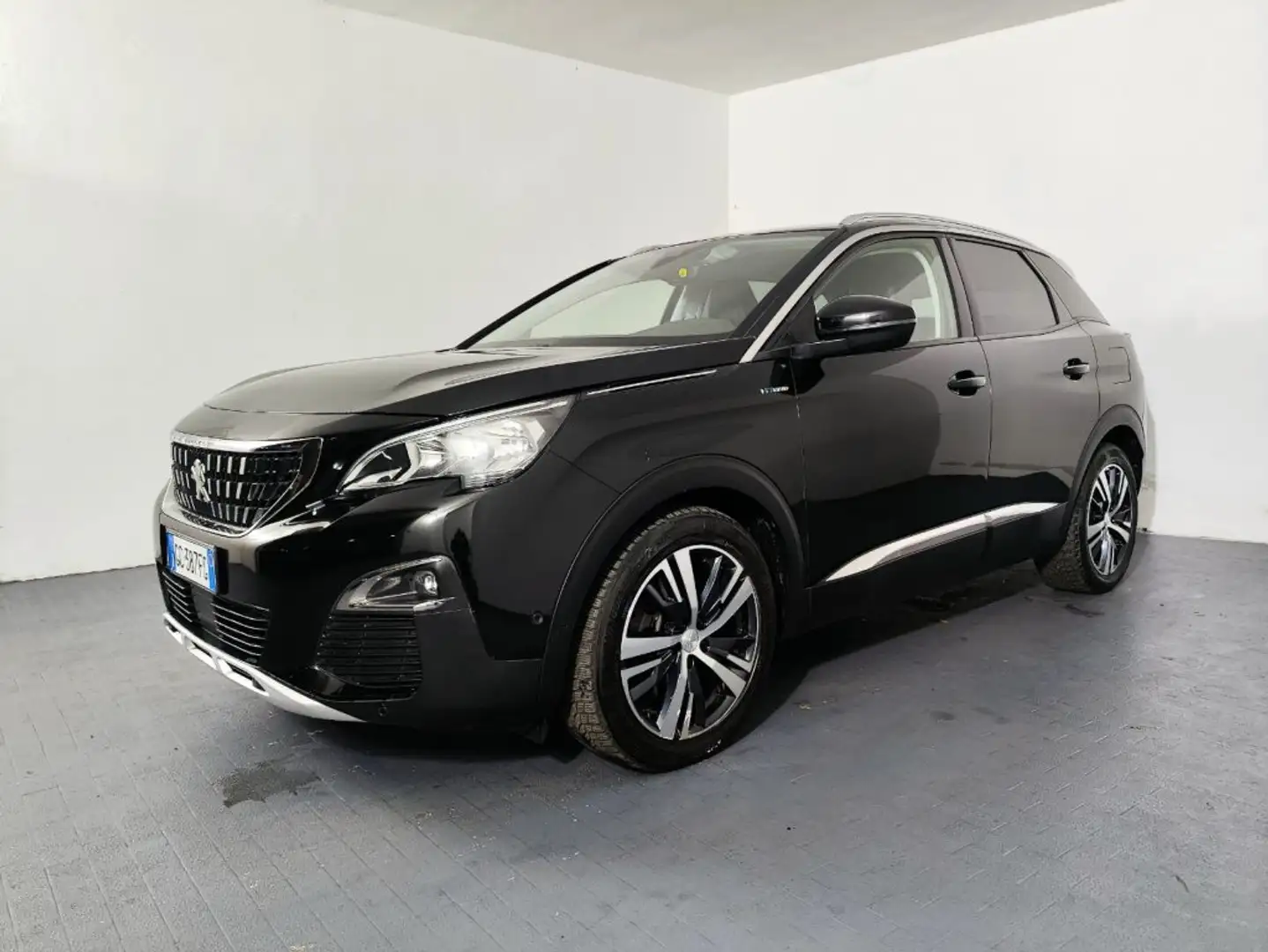 Peugeot 3008 Hybrid 225 e-EAT8 Allure Nero - 1