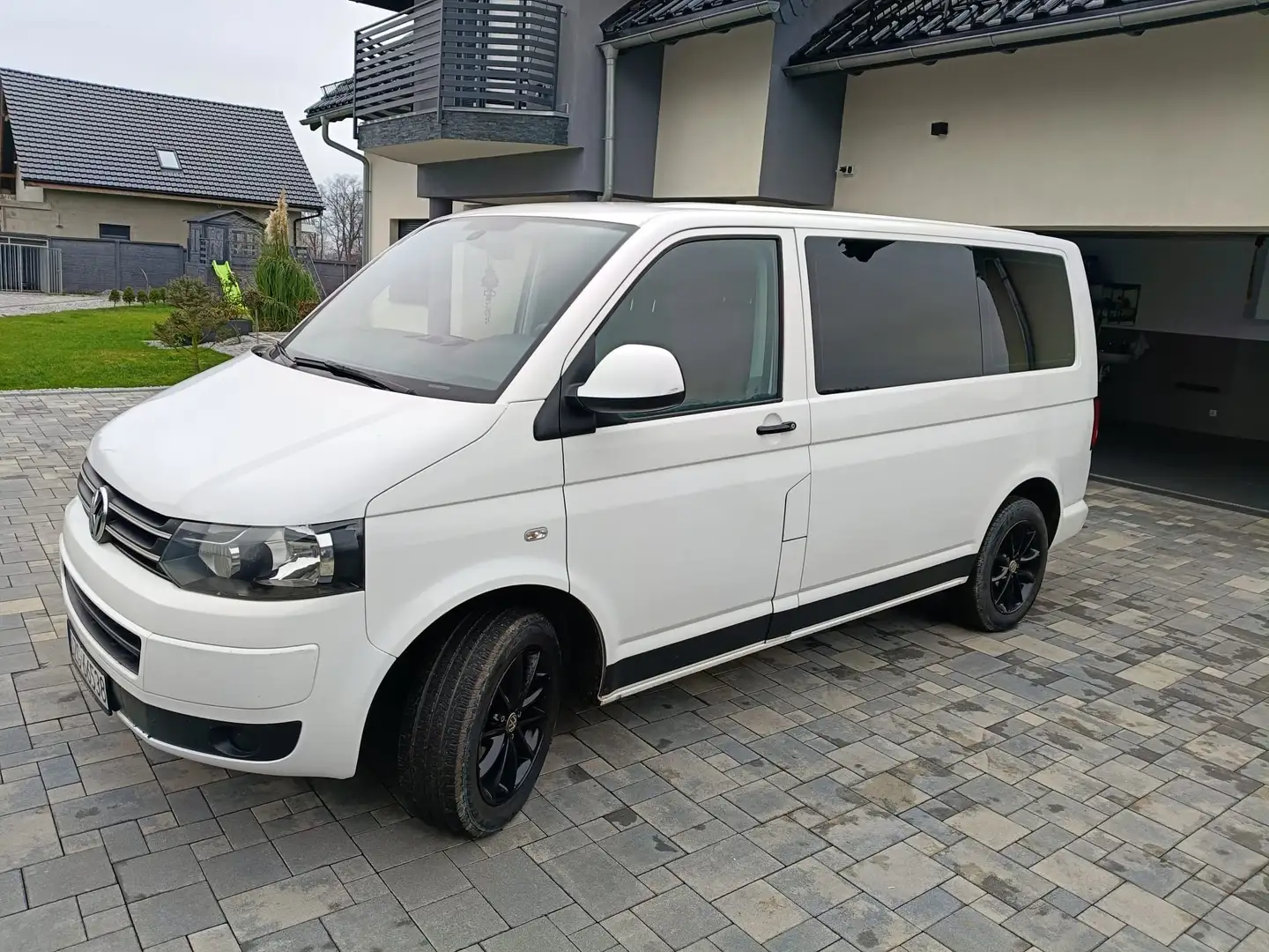 Volkswagen T5 Caravelle Kurz Trendline - 2