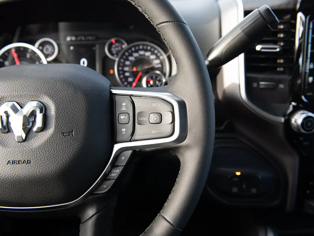 RAM 3500 снимка RAM 3500