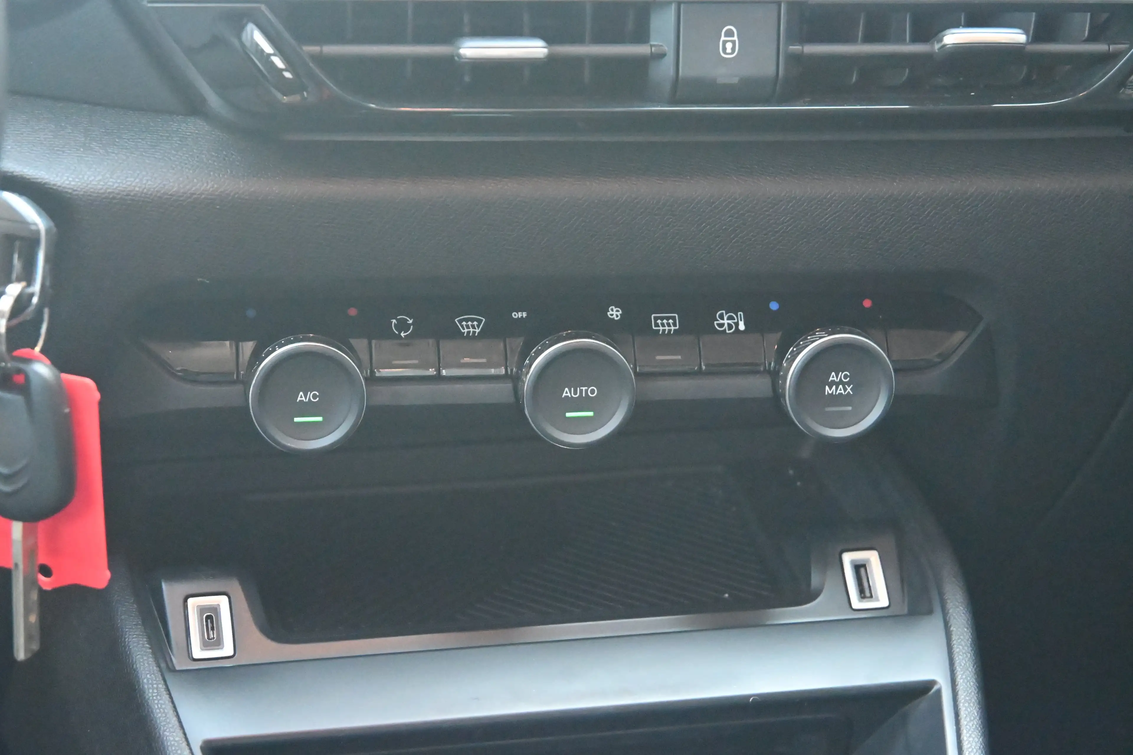 Citroen E-C4 Electric You 50 kWh 3 Fase 97%SOH! | Navigatie by App | Ach — photo 18