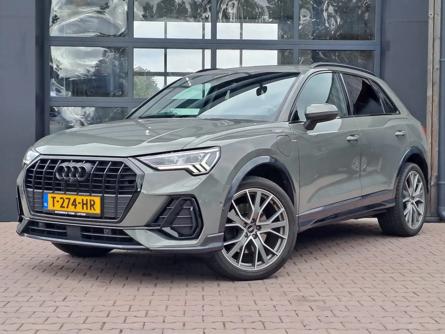 Audi Q3 45 TFSI e S edition 245PK PHEV | Matrix | Trekhaak Grijs - 1