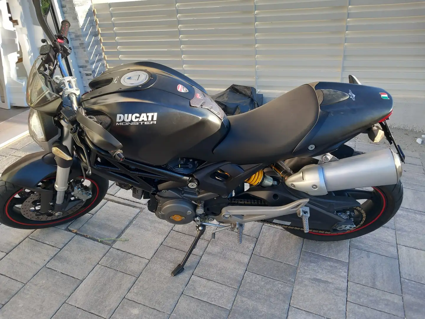 Ducati Monster 696 Nero - 1