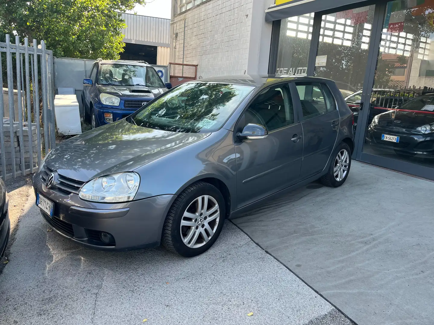 Volkswagen Golf Golf 5p 1.9 tdi Comfortline Grigio - 1