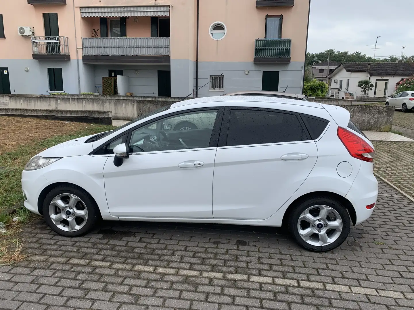 Ford Fiesta 5p 1.4 tdci Ikon Business 70cv - 2