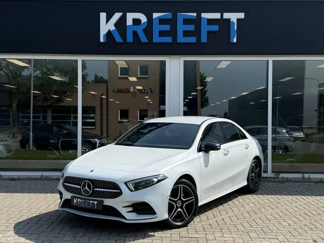 Mercedes-Benz A 250 e Business Solution AMG Camera | Dubbele klok