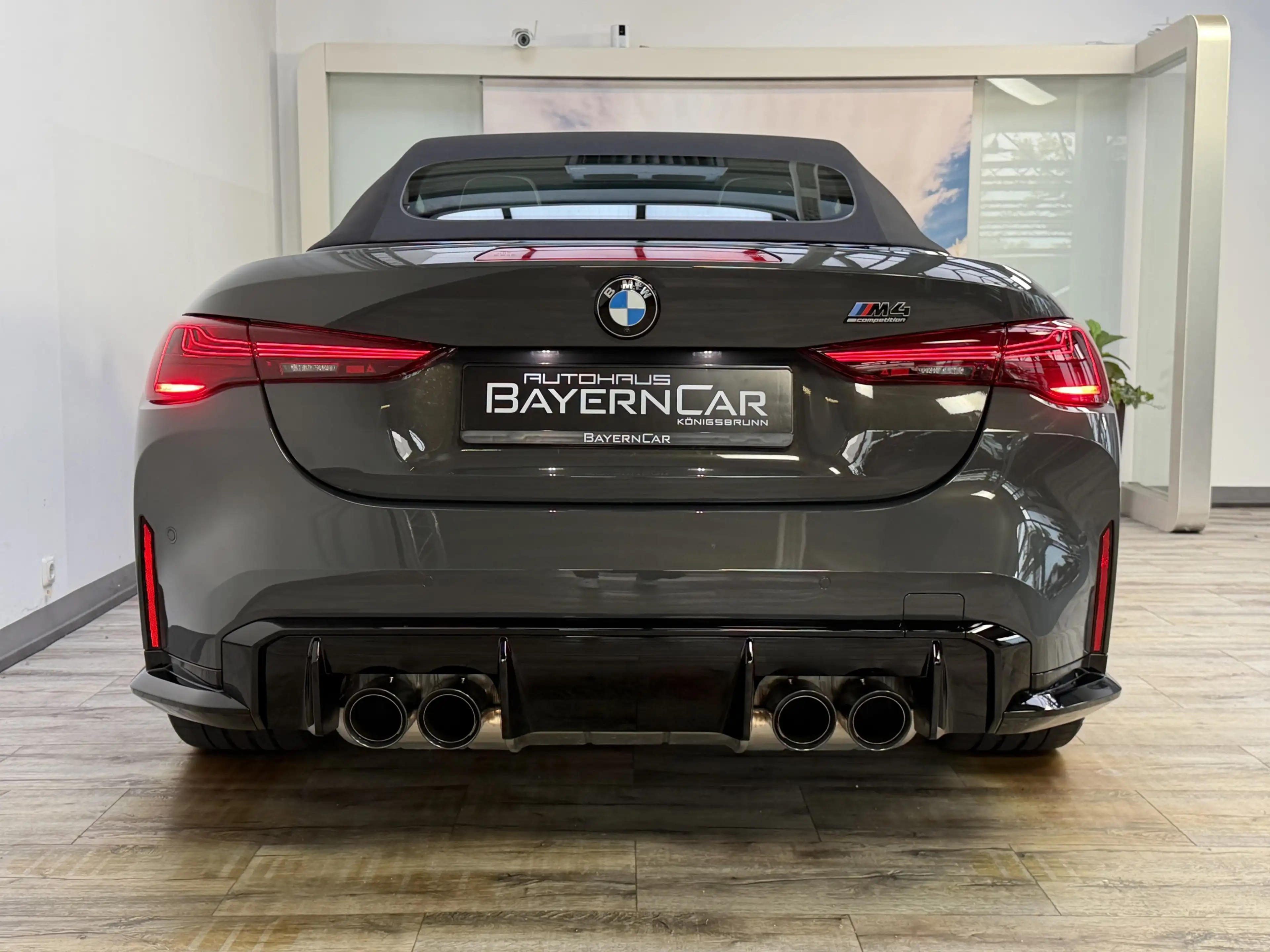 BMW M4 xDrive Comp. Cab. Sitzlüftung ACC 360° Carbon — photo 12