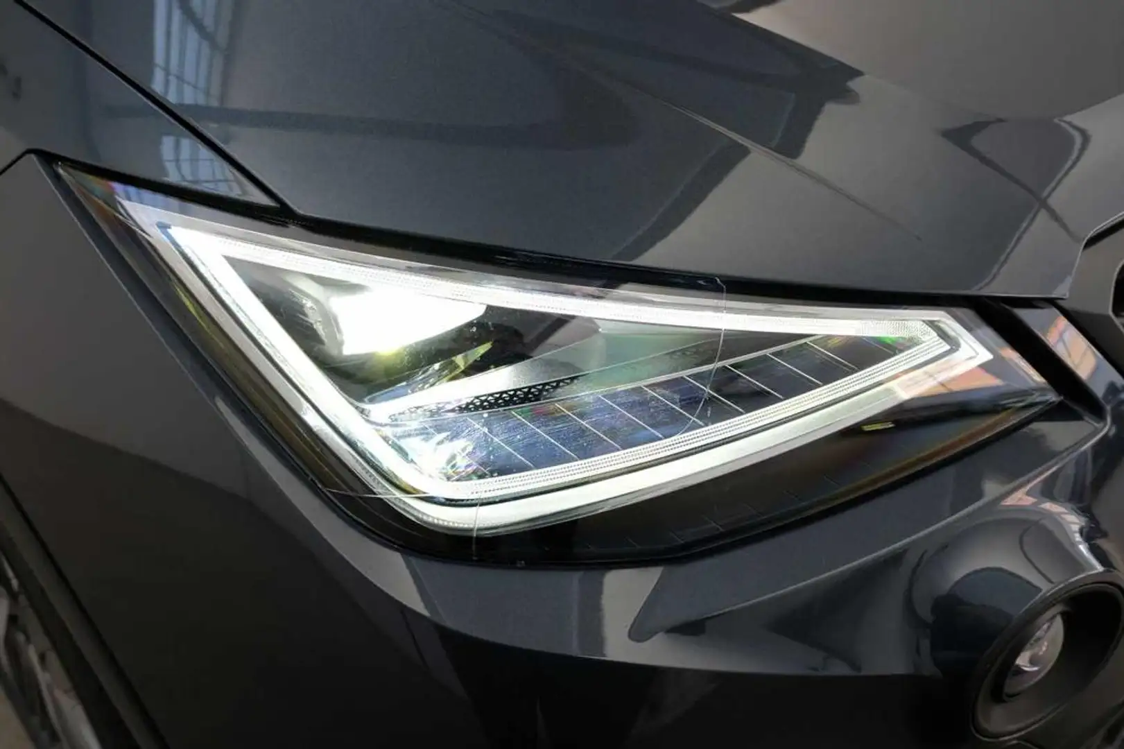 SEAT Arona 1.0 ecotsi FR 95cv Grigio - 2