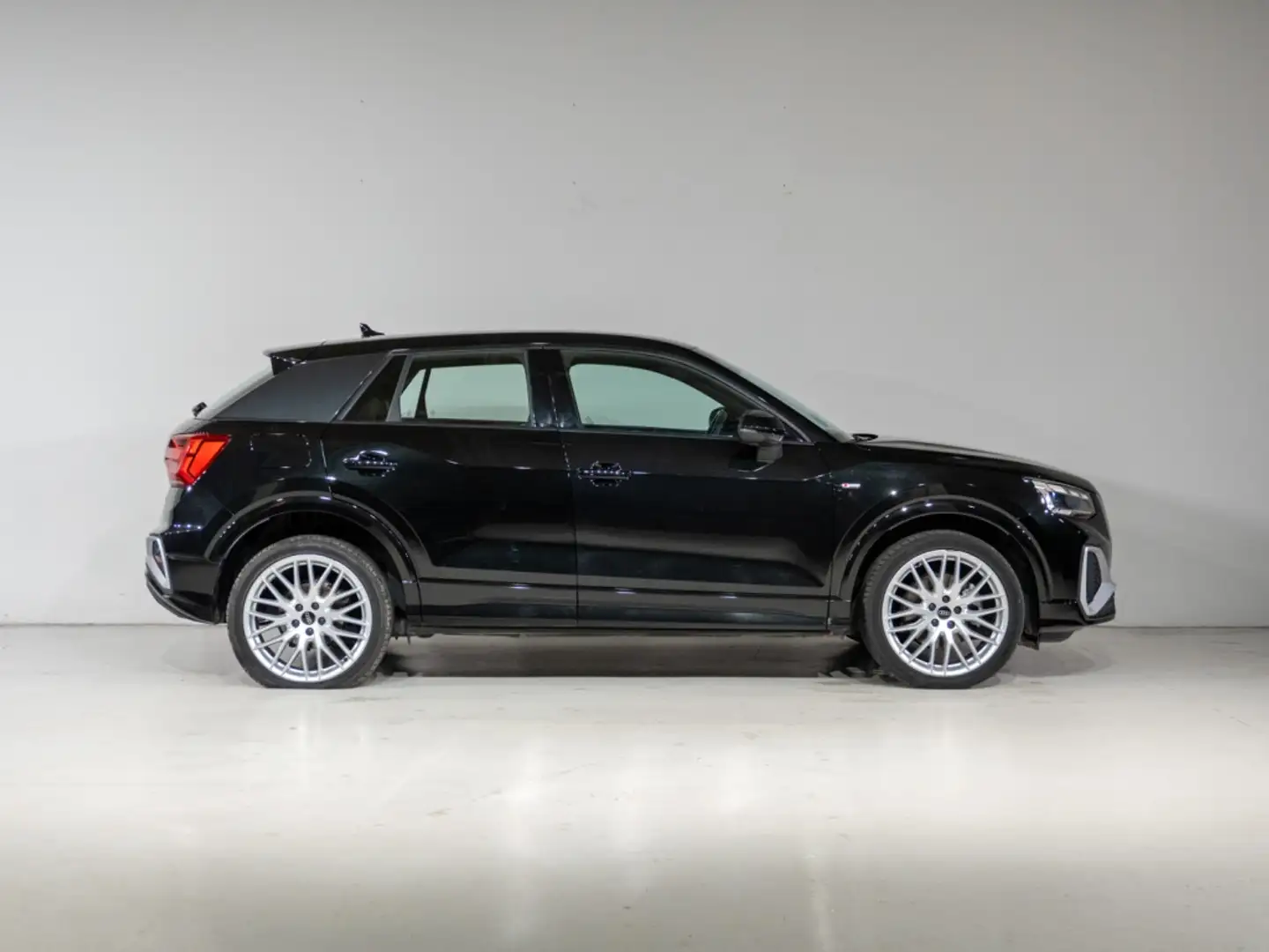 Audi Q2 2.0 35 TDI S TRONIC ADRENALIN 5P Negro - 2