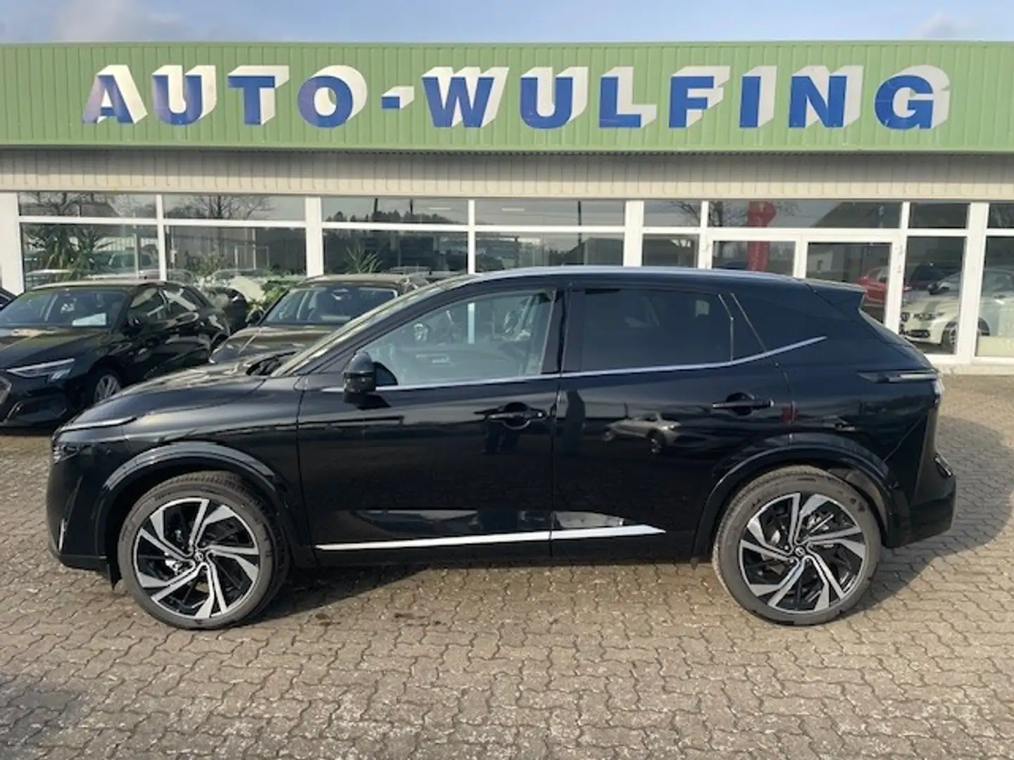 Nissan Qashqai 1.3 DIG-T Xtronic, Tekna+ Schwarz - 1