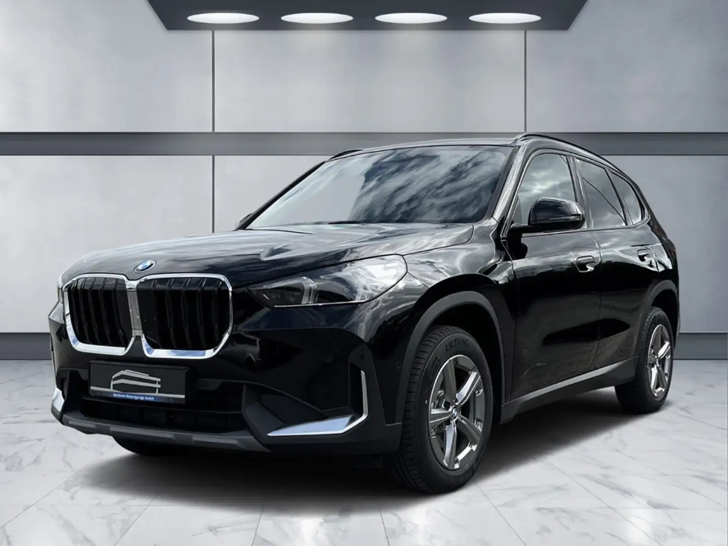 BMW X1 sDrive18i AHK Adaptive-LED SHZ Sportsitze Schwarz - 1