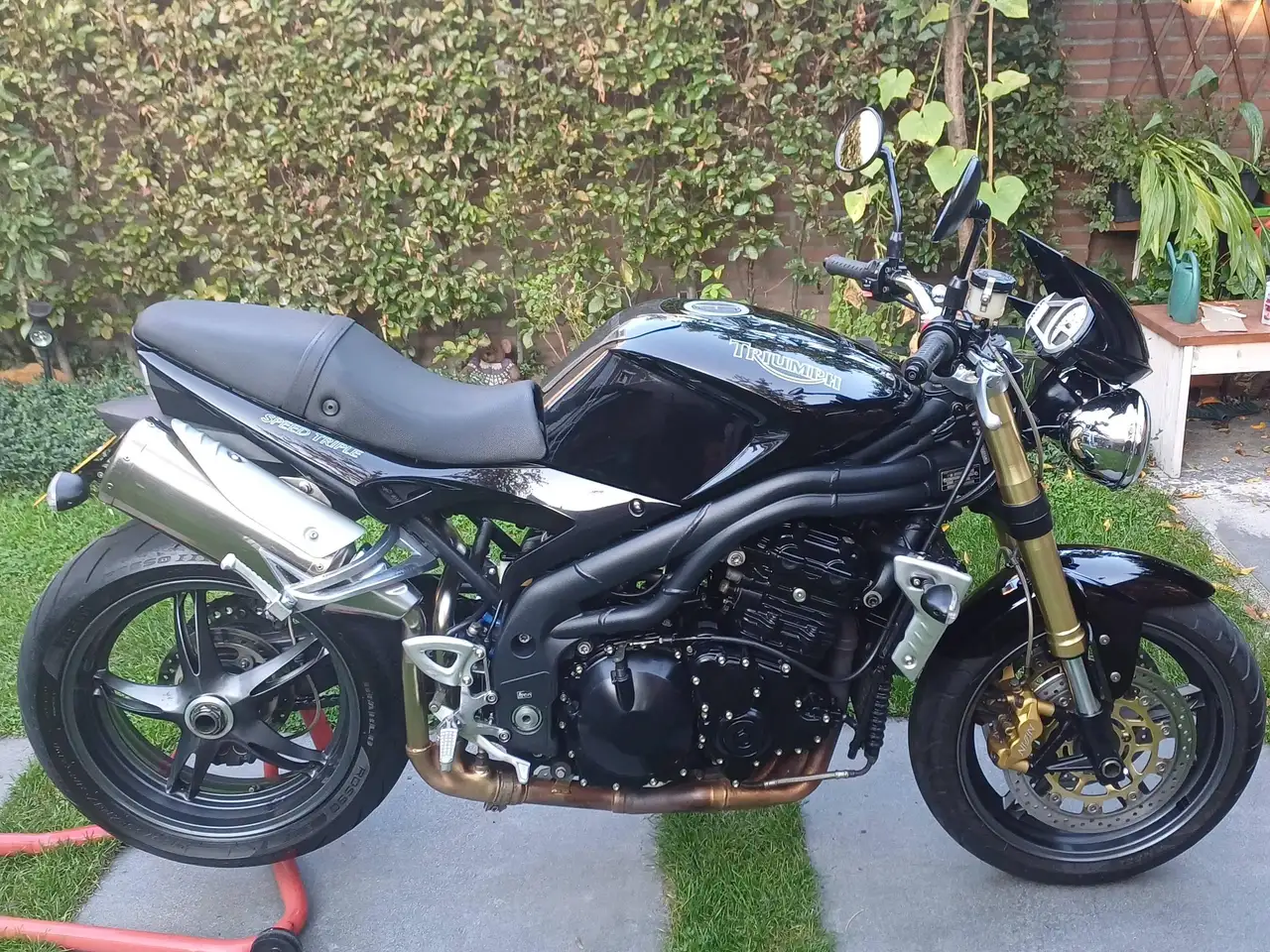 Triumph Speed Triple 1050