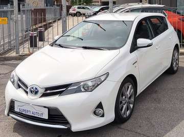 Auris 5p 1.8h Lounge tagliandi ufficiali condizioni eccellenti