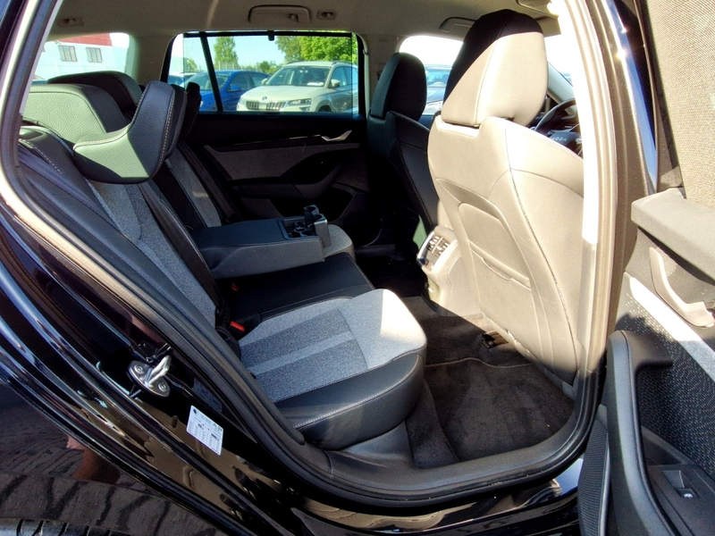 Skoda Octavia Combi 2.0 TDI Tour DSG Matrix Navi AHK Klimaauto — photo 9