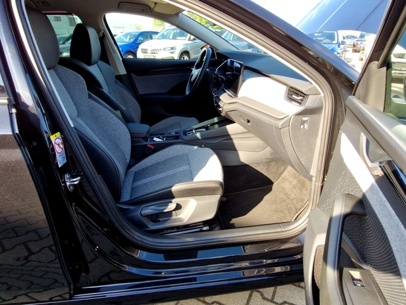 Skoda Octavia Combi 2.0 TDI Tour DSG Matrix Navi AHK Klimaauto — photo 8