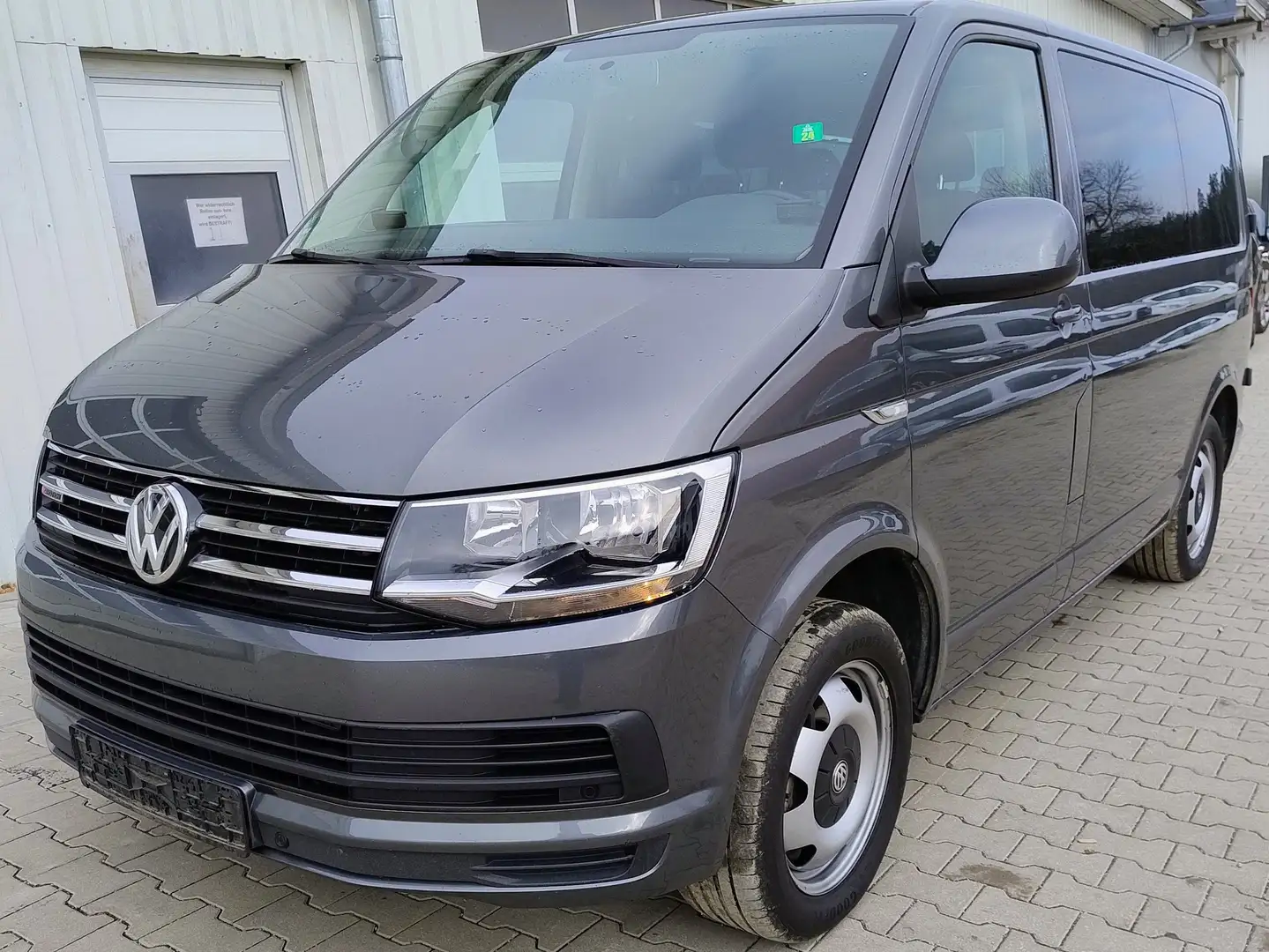Volkswagen T6 Caravelle Caravelle Comfortline 4Motion, Hecktüren Grau - 2
