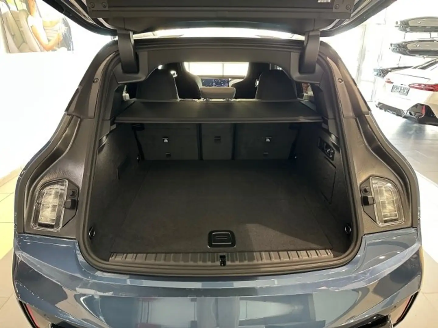 BMW iX xDrive60 Bleu - 2