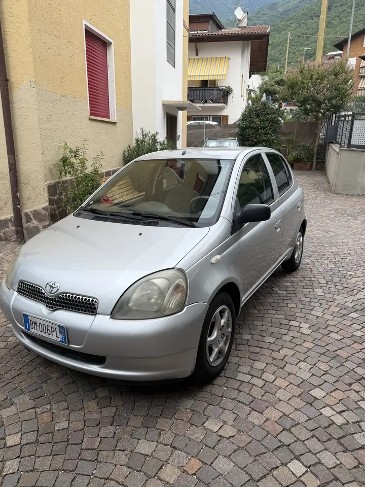 Toyota Yaris 5p 1.0 Sol, foto 3