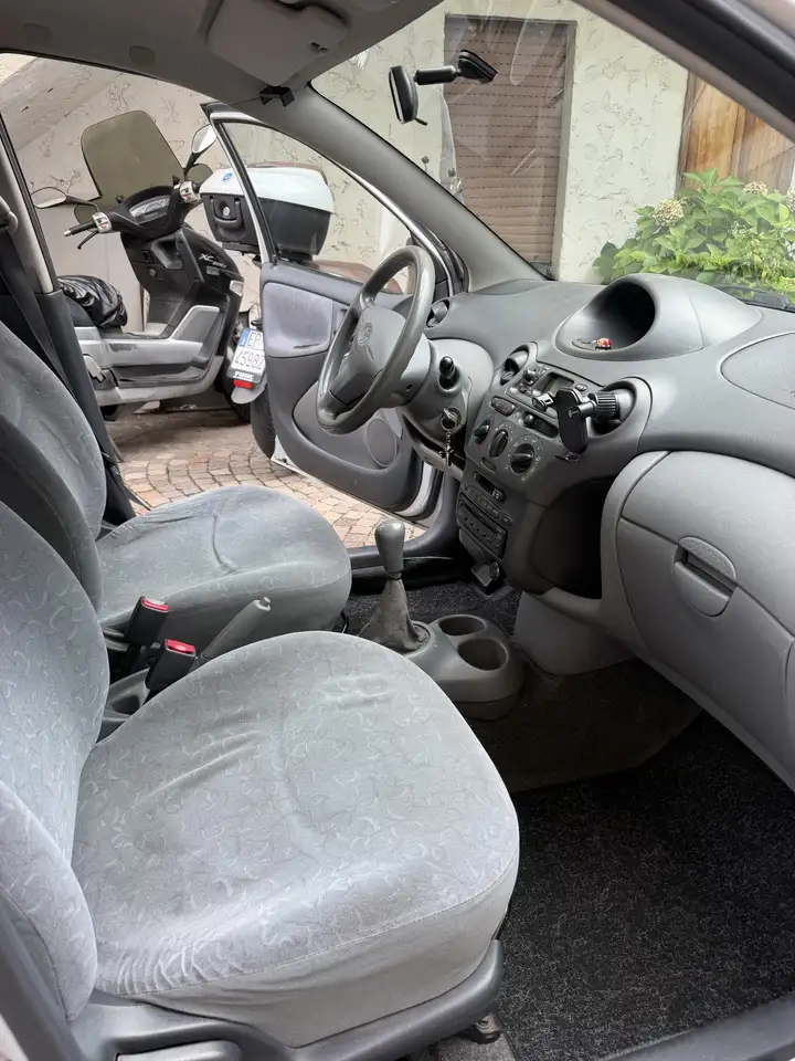 Toyota Yaris 5p 1.0 Sol, foto 10