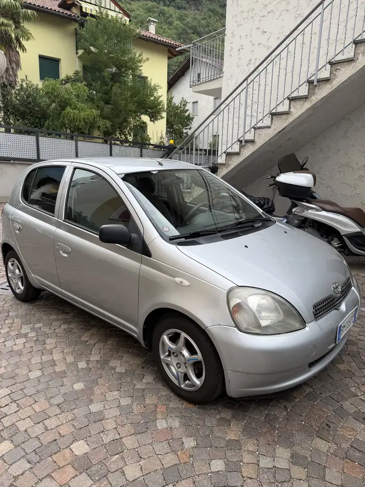 Toyota Yaris 5p 1.0 Sol, foto 4