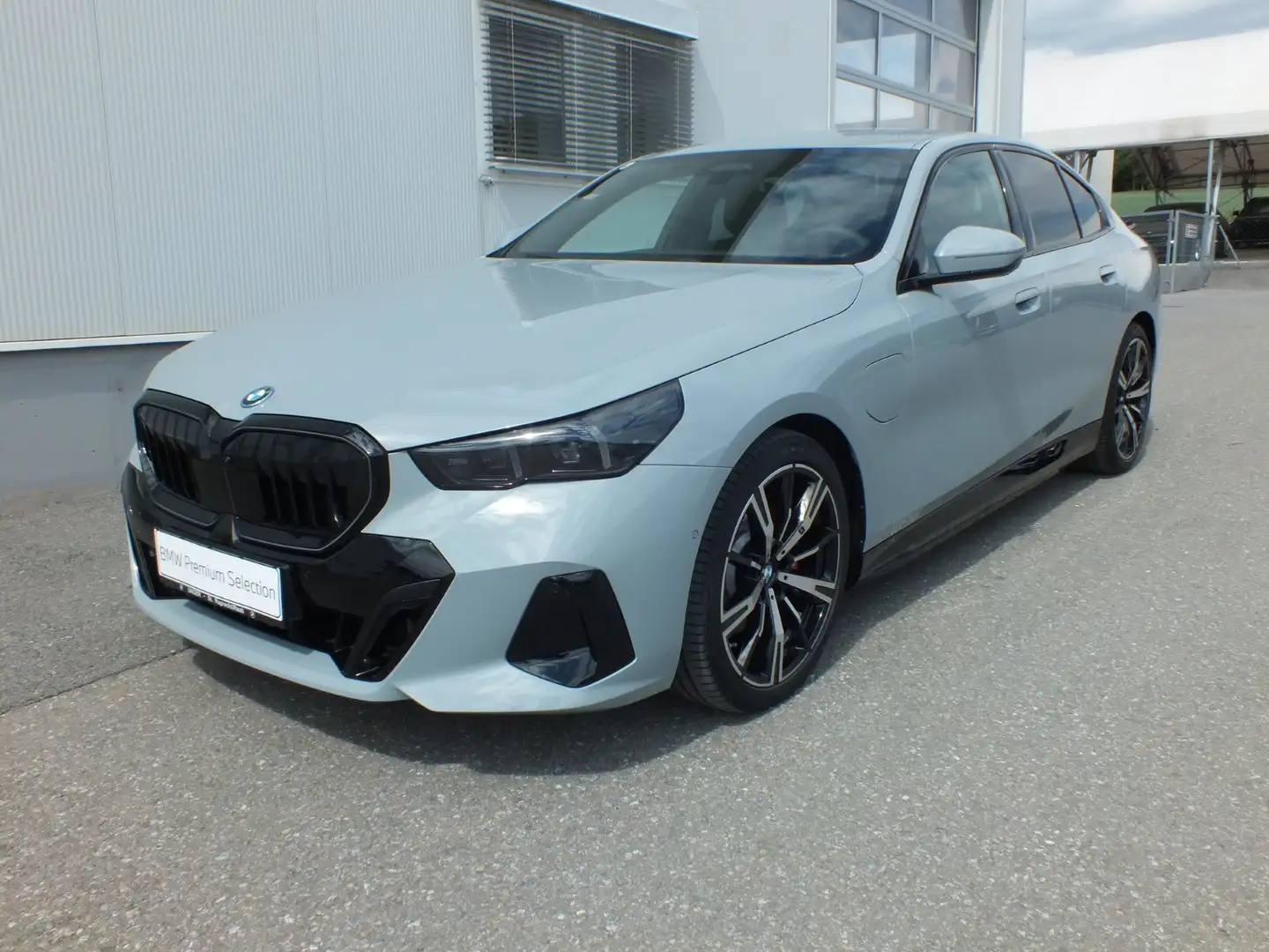 BMW 530 e xDrive Grau - 1