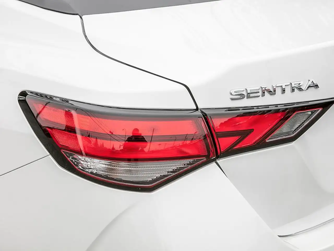 Nissan Sentra снимка Nissan Sentra