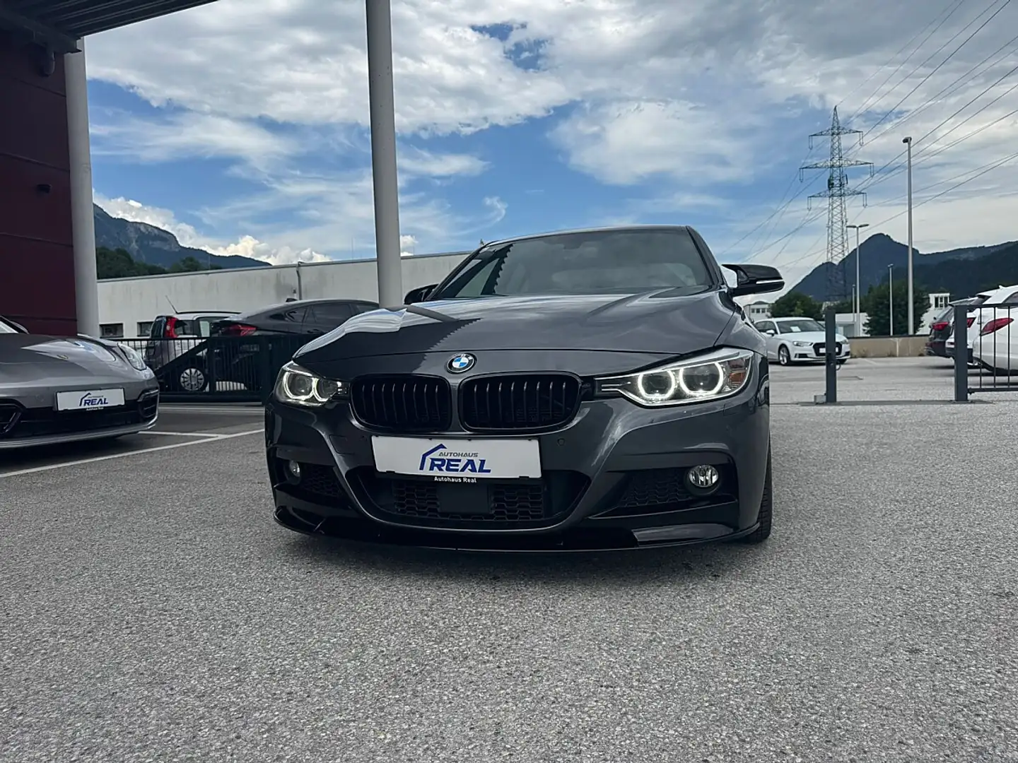BMW 335 i xDrive M-Paket Aut. Grau - 2