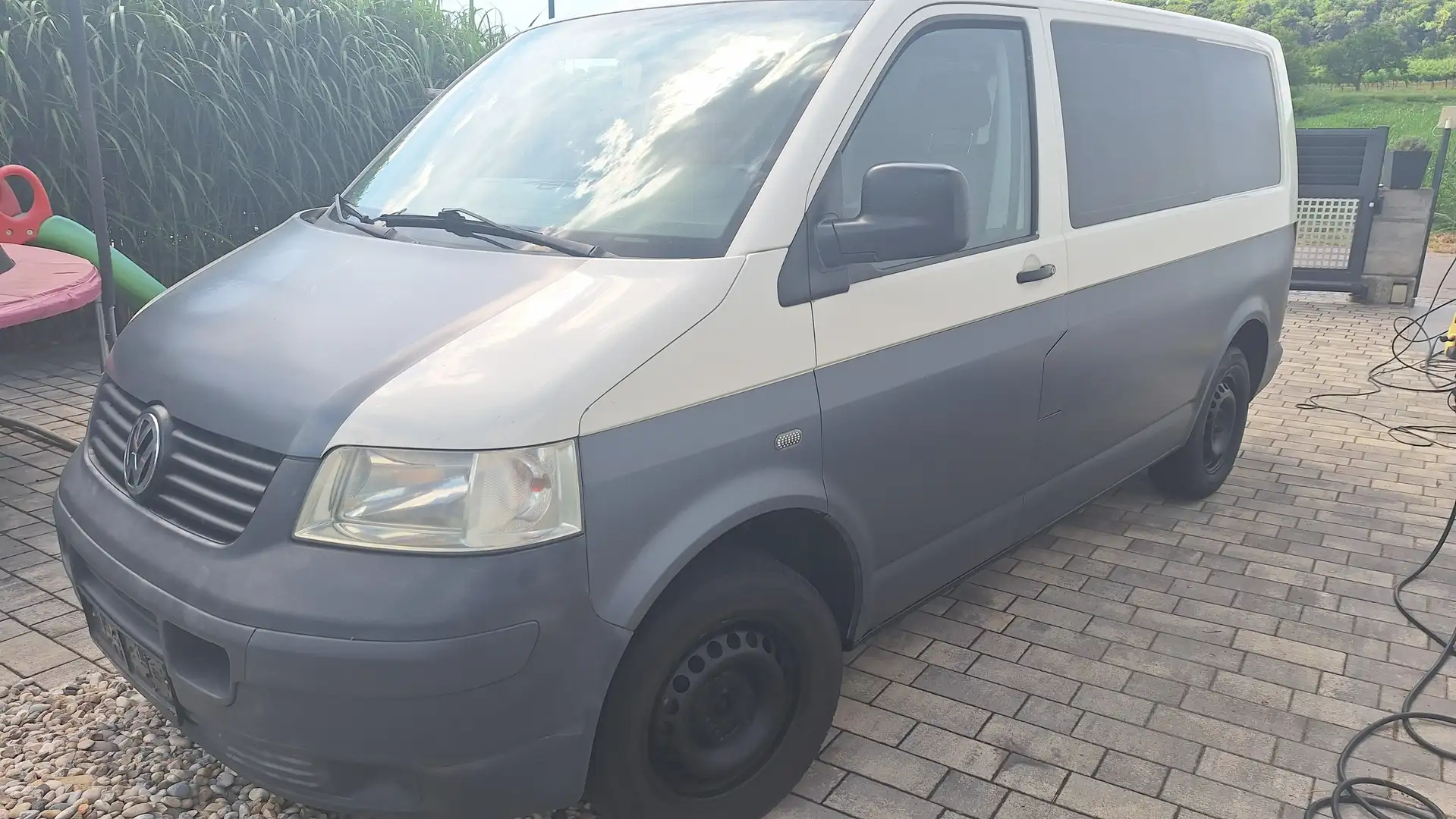 Volkswagen T5 Kombi 1,9 TDI Weiß - 1