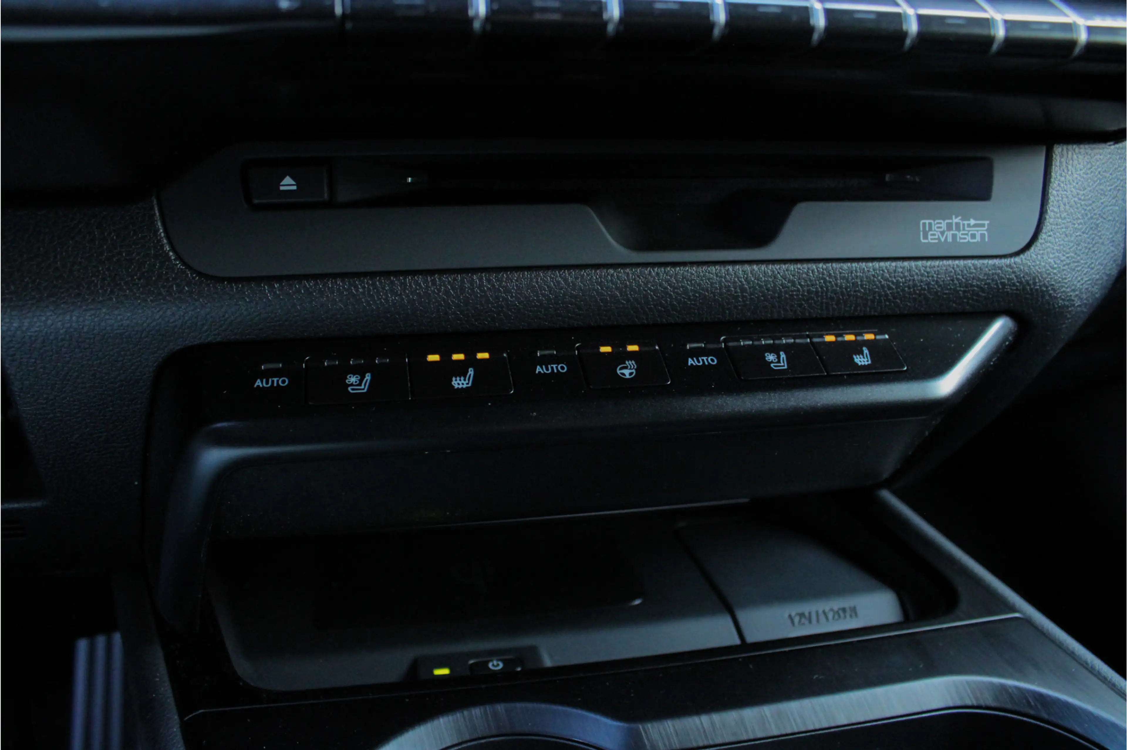 Lexus UX 250h F Sport Premium |dealer onderhouden|leder|elek sto — photo 44