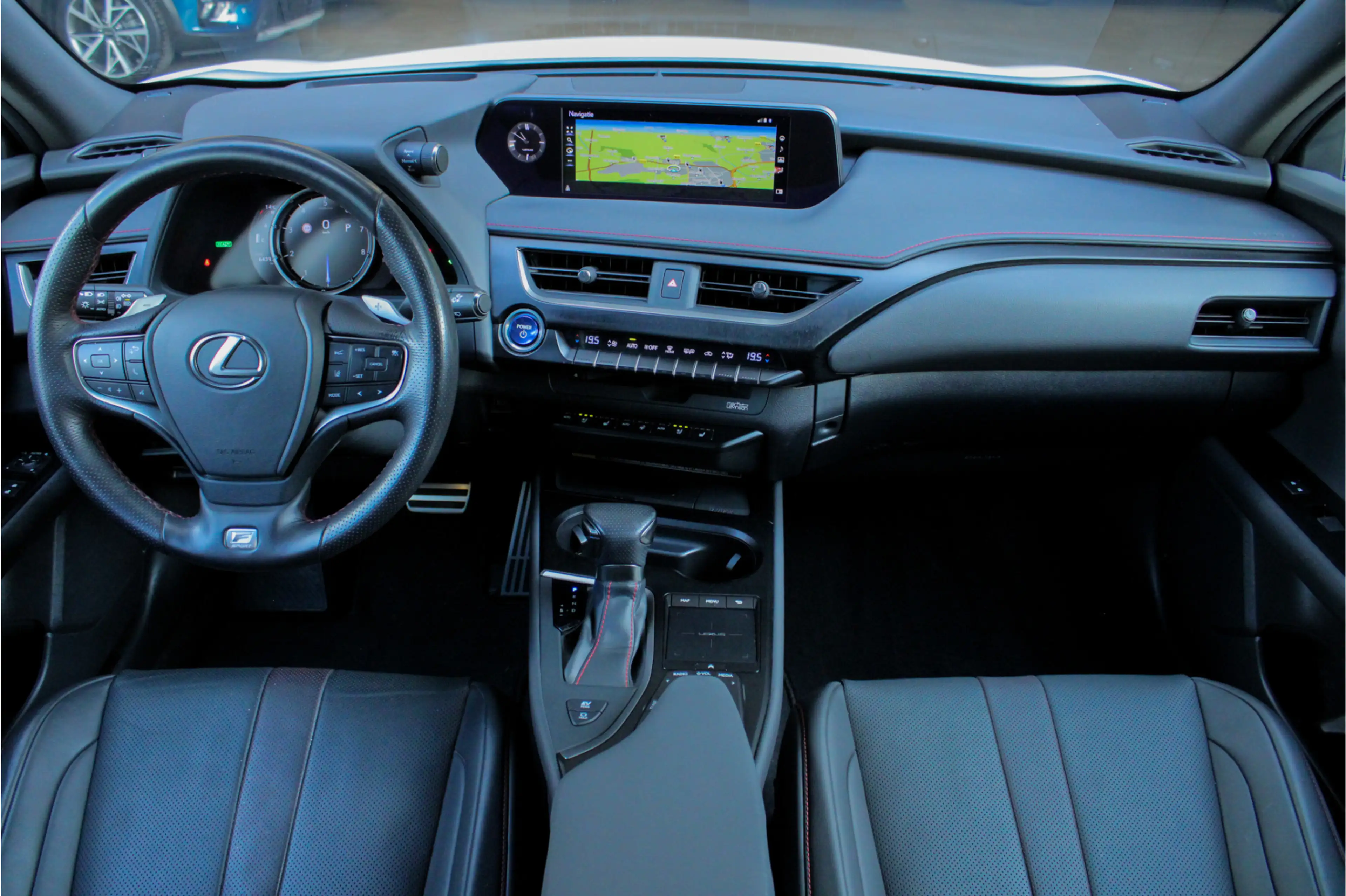 Lexus UX 250h F Sport Premium |dealer onderhouden|leder|elek sto — photo 10