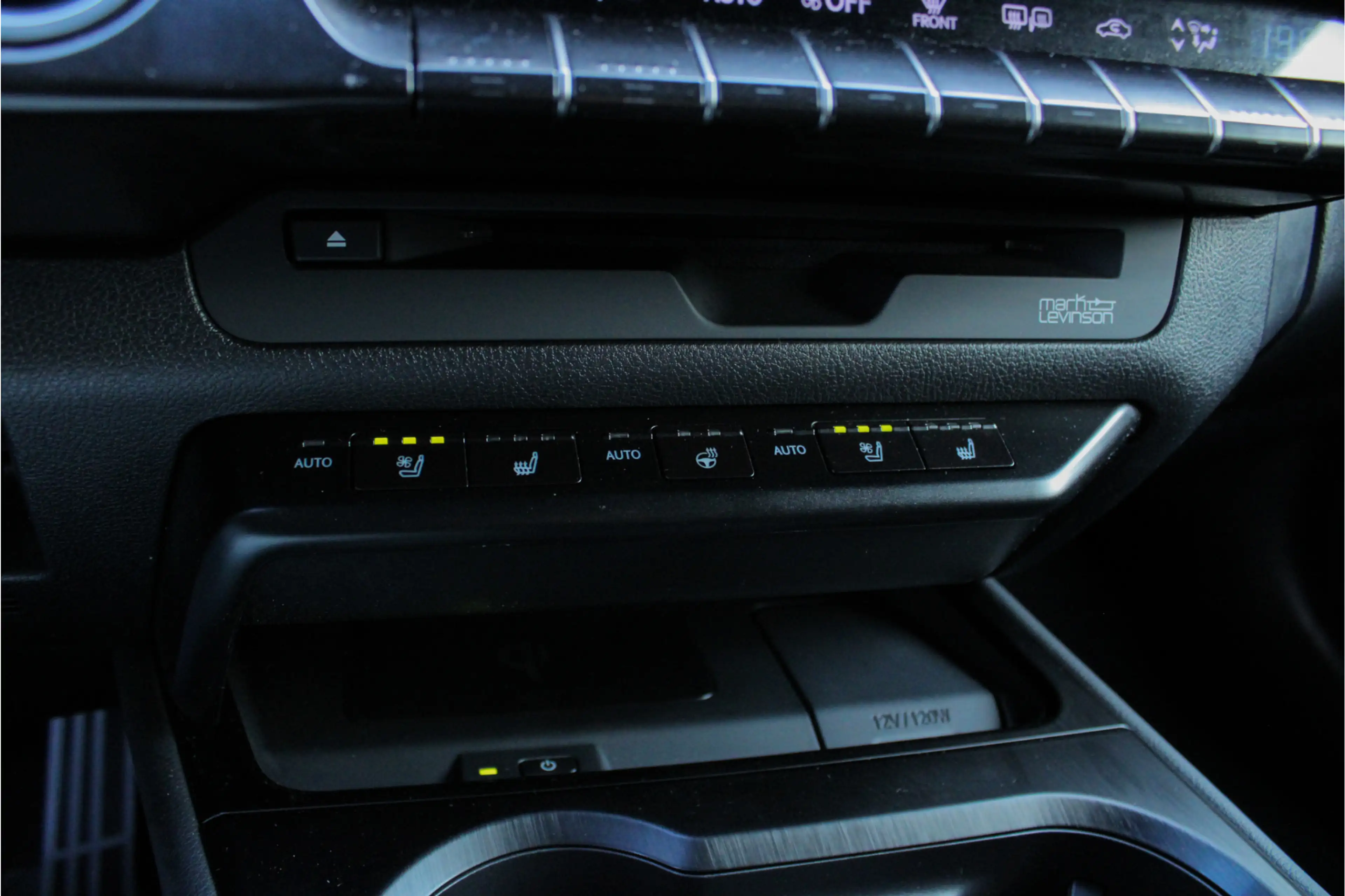 Lexus UX 250h F Sport Premium |dealer onderhouden|leder|elek sto — photo 24