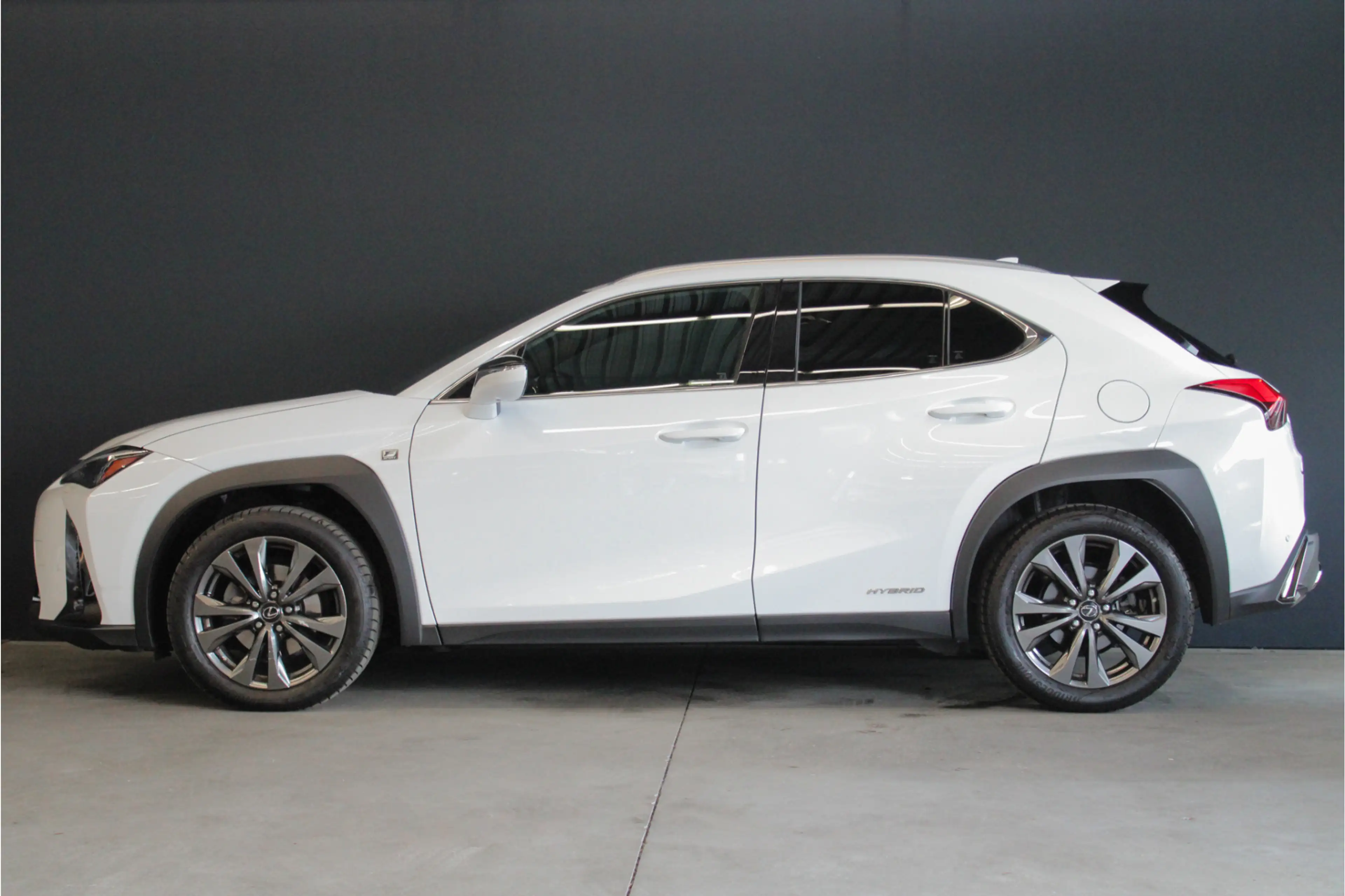 Lexus UX 250h F Sport Premium |dealer onderhouden|leder|elek sto — photo 19