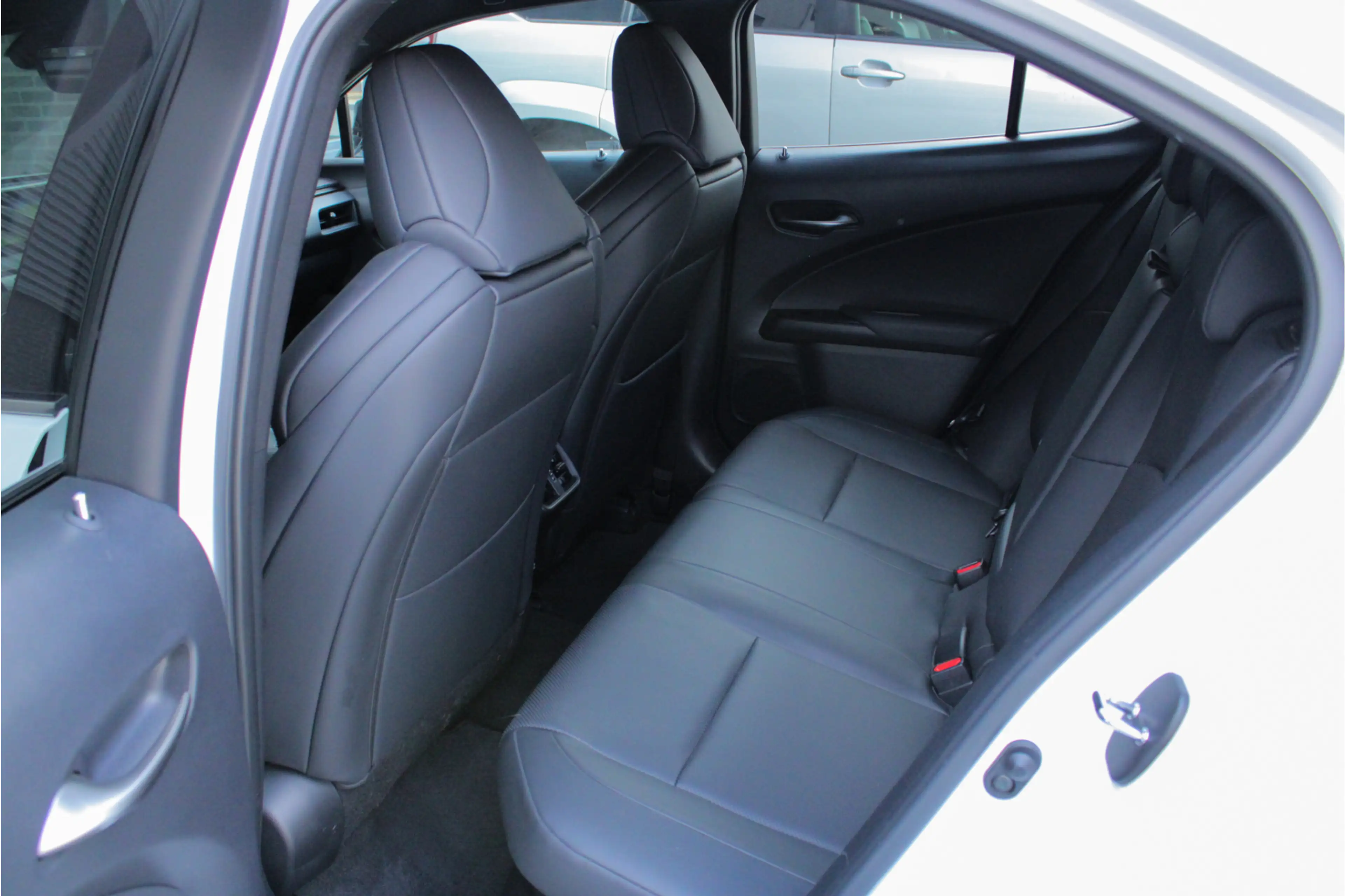 Lexus UX 250h F Sport Premium |dealer onderhouden|leder|elek sto — photo 25