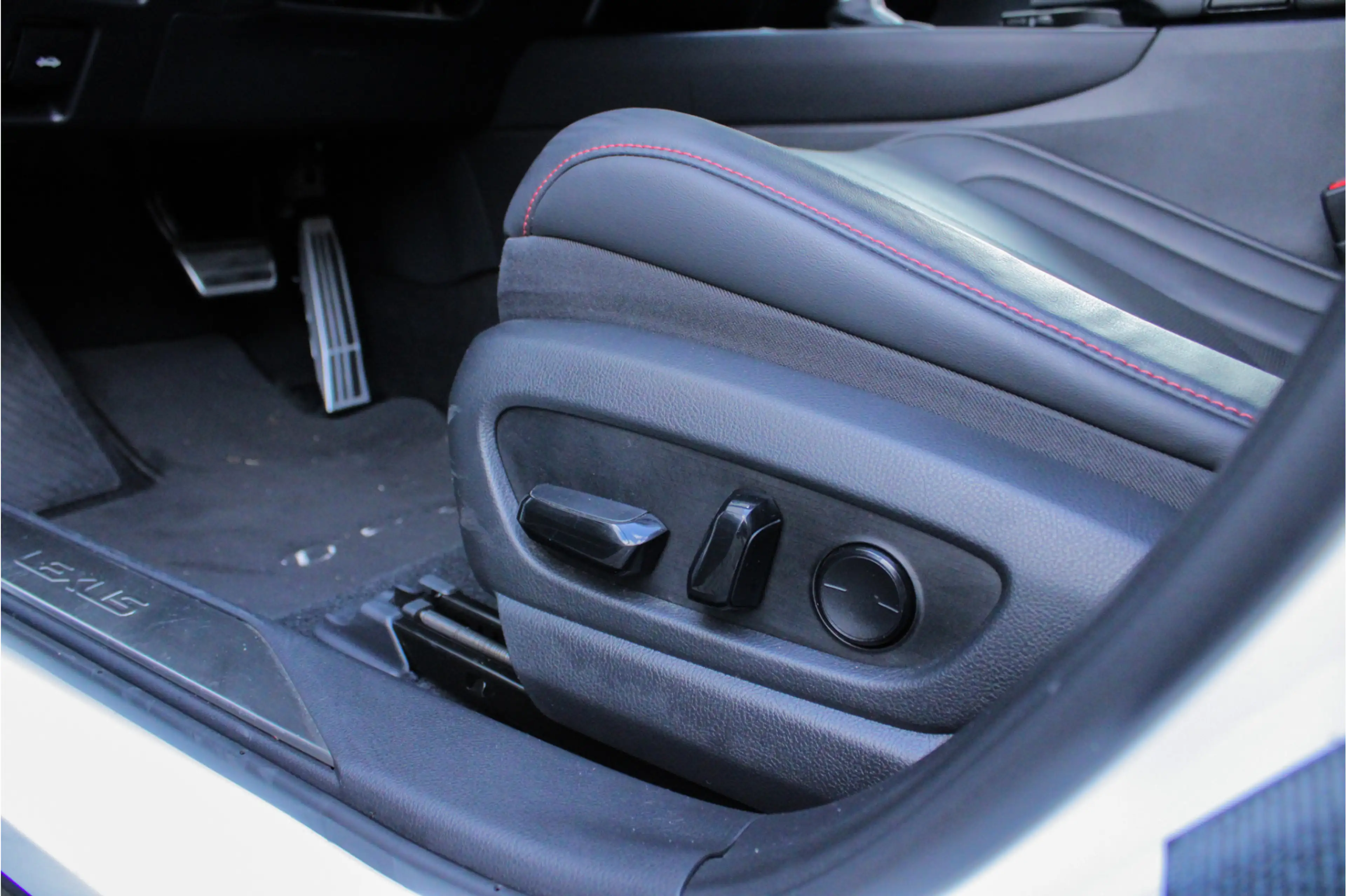 Lexus UX 250h F Sport Premium |dealer onderhouden|leder|elek sto — photo 16