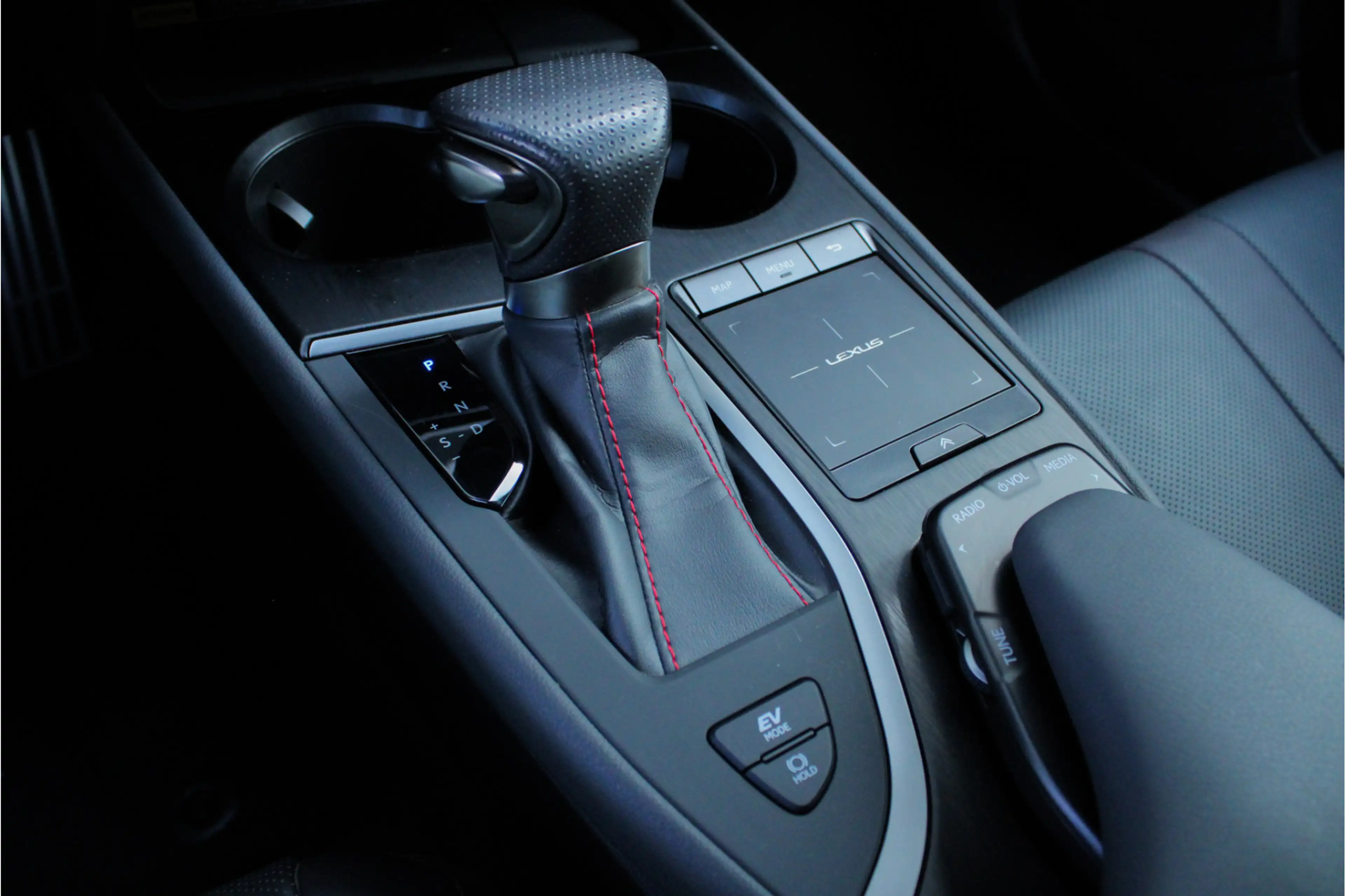 Lexus UX 250h F Sport Premium |dealer onderhouden|leder|elek sto — photo 47
