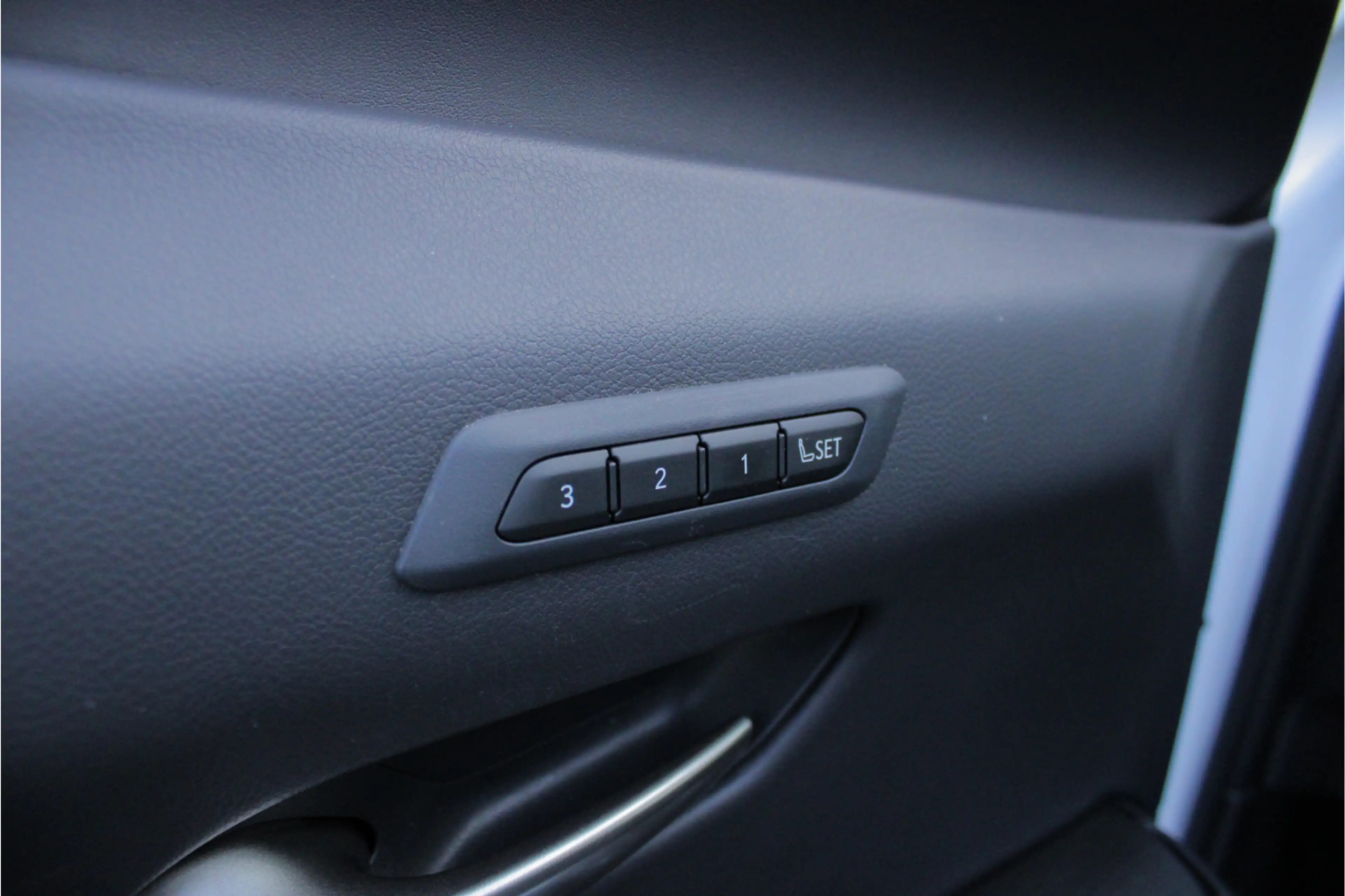 Lexus UX 250h F Sport Premium |dealer onderhouden|leder|elek sto — photo 17