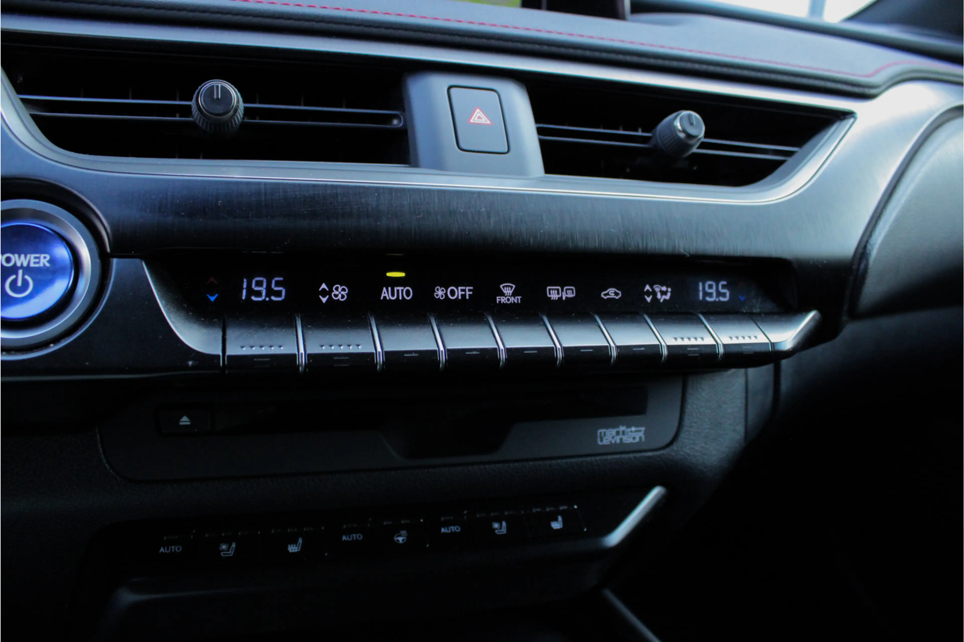 Lexus UX 250h F Sport Premium |dealer onderhouden|leder|elek sto — photo 39