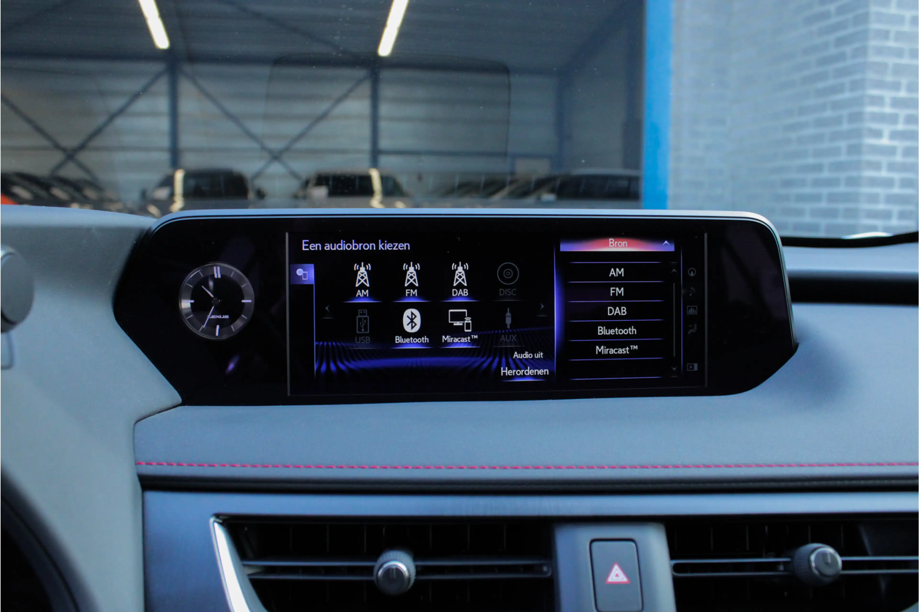 Lexus UX 250h F Sport Premium |dealer onderhouden|leder|elek sto — photo 41