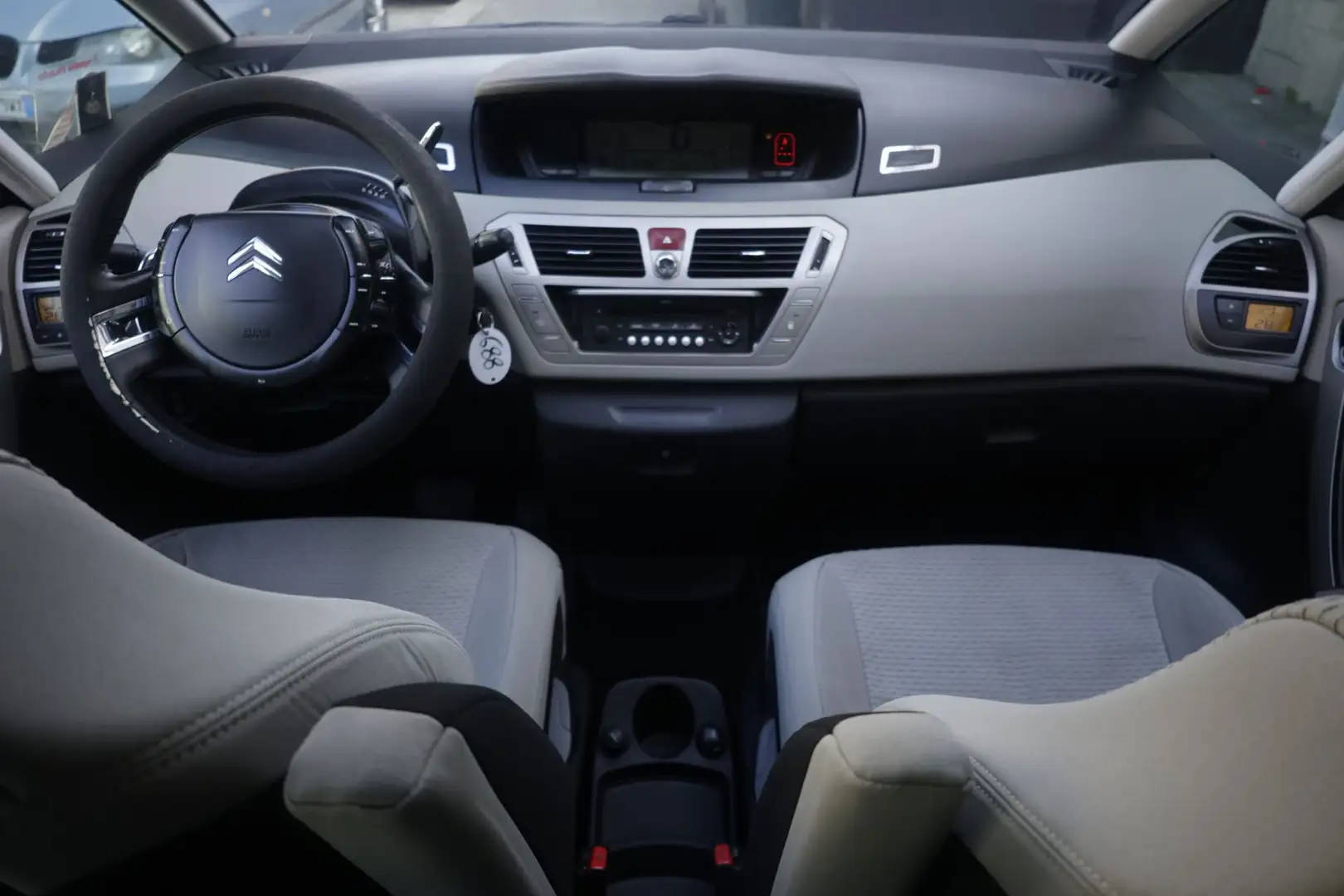 Citroen C4 Picasso 2.0 HDi 140CV FAP airdream VTR Unicoproprietario Срібний - 2