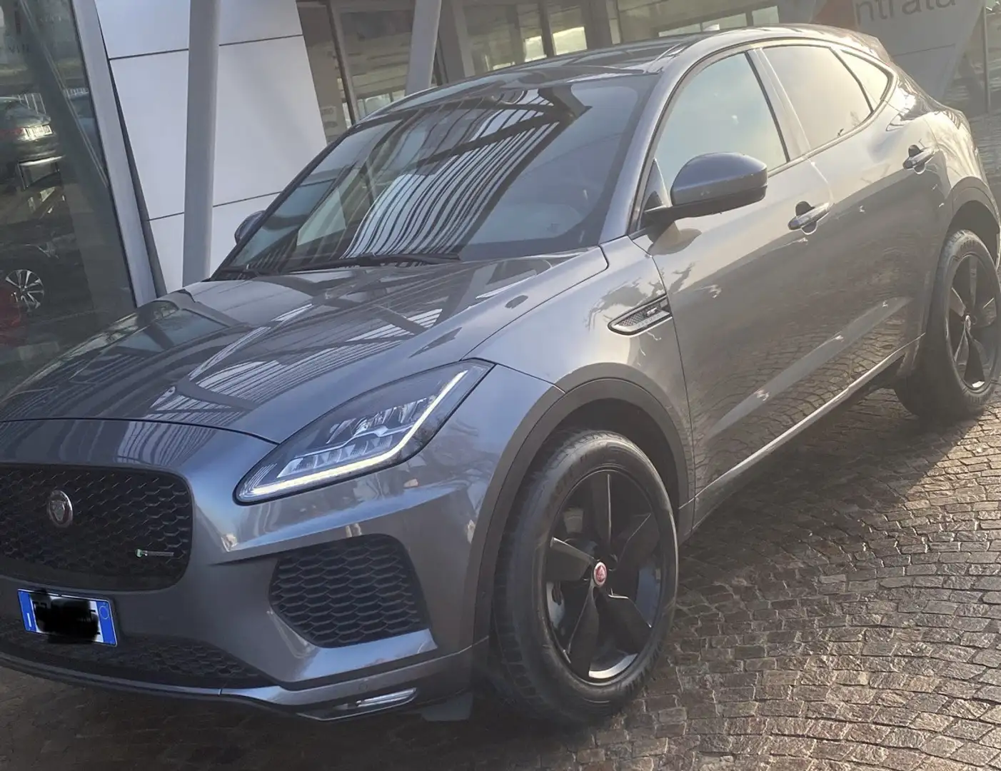 Jaguar E-Pace 2.0d i4 R-Dynamic SE awd 150cv auto my19 - 1