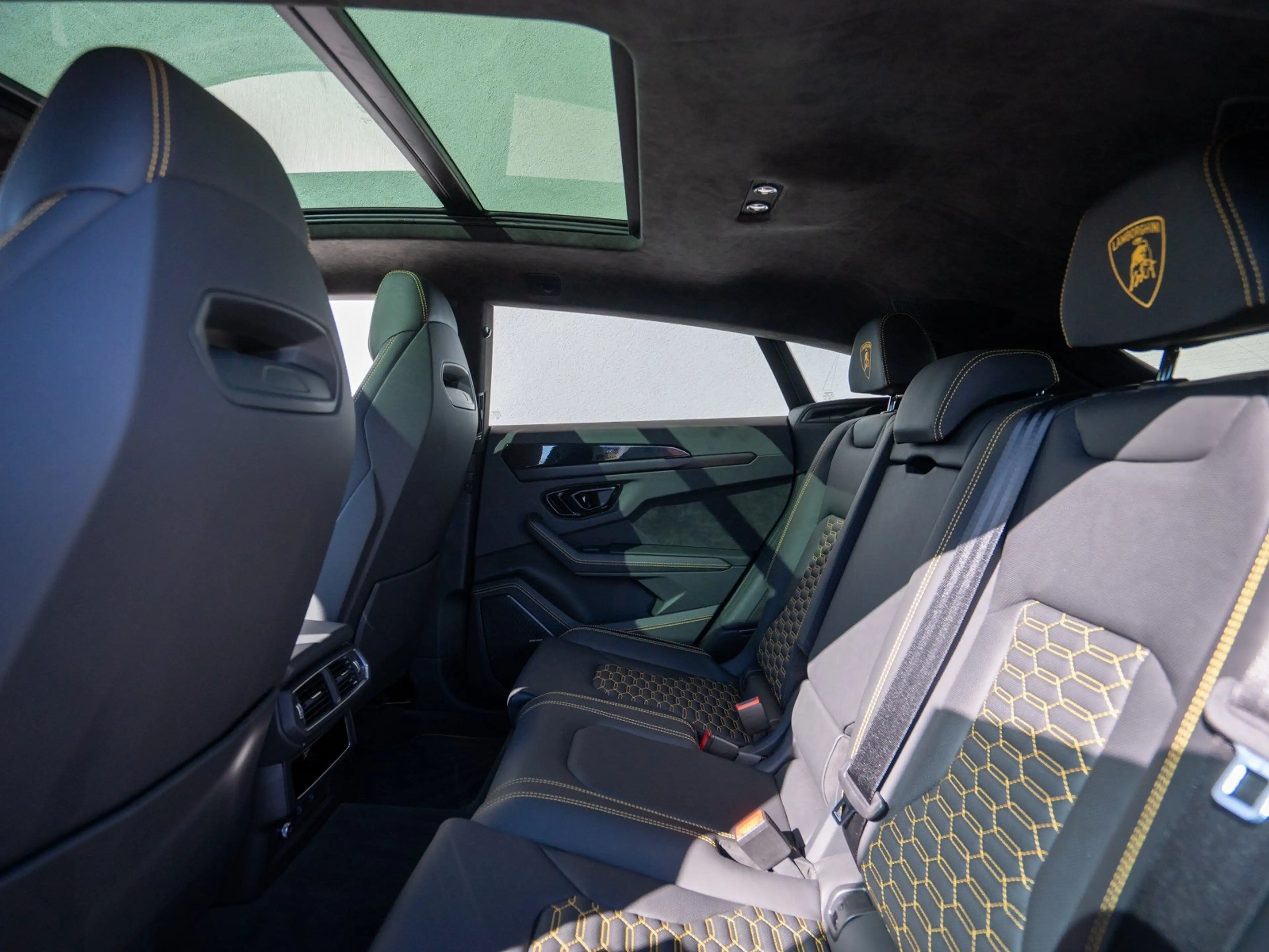 Lamborghini Urus S 23" AKRAPOVIC B&O PANO MASSAGE PARK-ASSIST AHK — photo 10