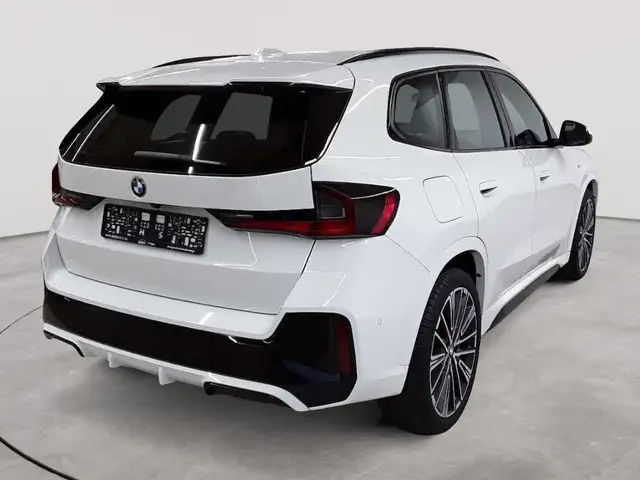 BMW X1 view 4