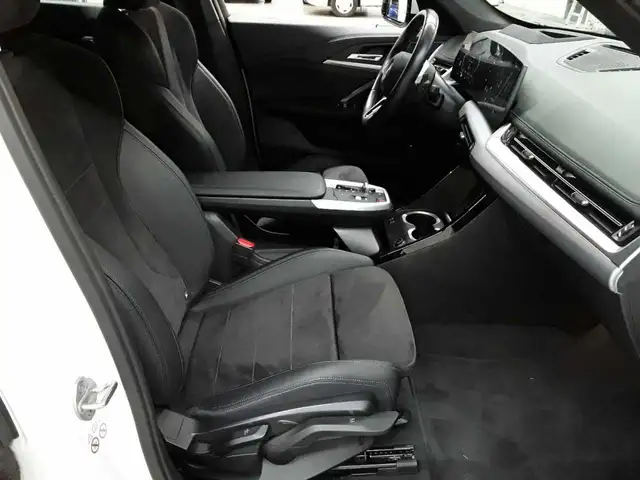 BMW X1 view 8