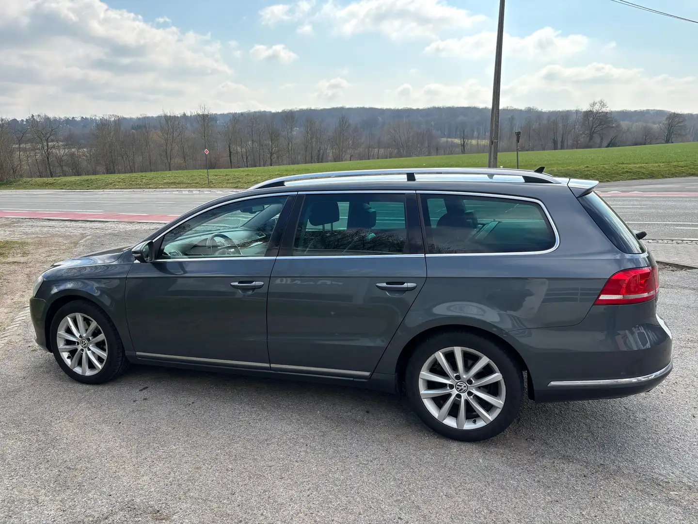 Volkswagen Passat Variant 1.6 TDI BlueMotion Technology Highline DSG (2013) Grey - 1